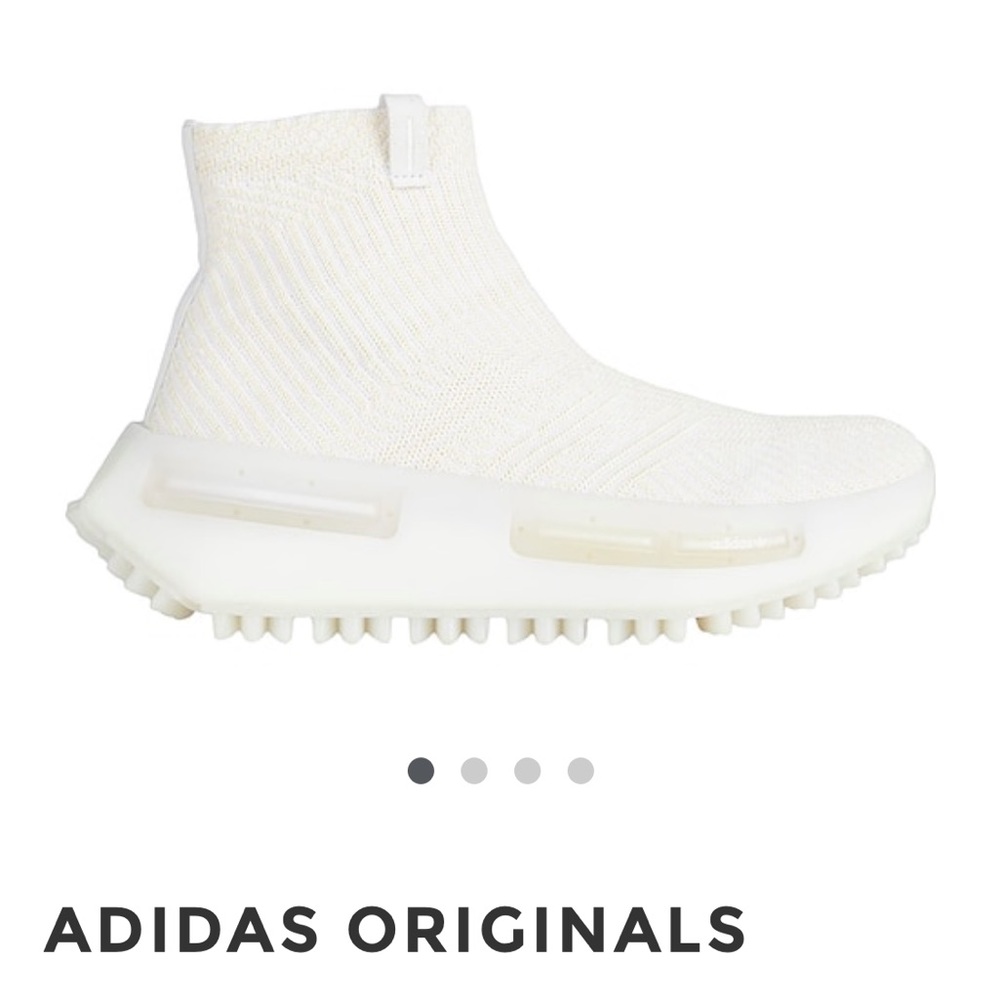 SOLD‼️
Adidas Originals Cream High-Top Sneakers